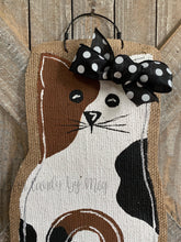 Load image into Gallery viewer, cat door hanger burlap calico cat with black bow