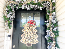Load image into Gallery viewer, Christmas Burlap Door Hanger - Leopard Christmas Tree