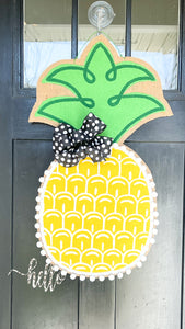 Burlap Pineapple Door Hanger (Large/Yellow/Scallop)