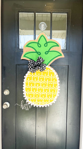Burlap Pineapple Door Hanger (Large/Yellow/Scallop)