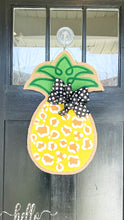 Load image into Gallery viewer, Burlap Pineapple Door Hanger (Small/Yellow/Leopard)