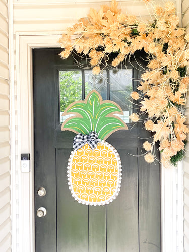 Burlap Pineapple Door Hanger - (Large/Golden/Scallop)