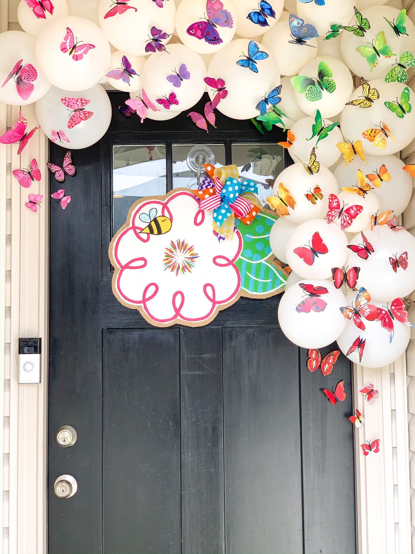 Flower Burlap Door Hanger - White Multi with Bee