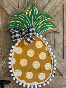Burlap Pineapple Door Hanger (Small/Golden/Polka Dot)