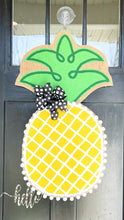 Load image into Gallery viewer, Burlap Pineapple Door Hanger (Large/Yellow/Criss Cross)